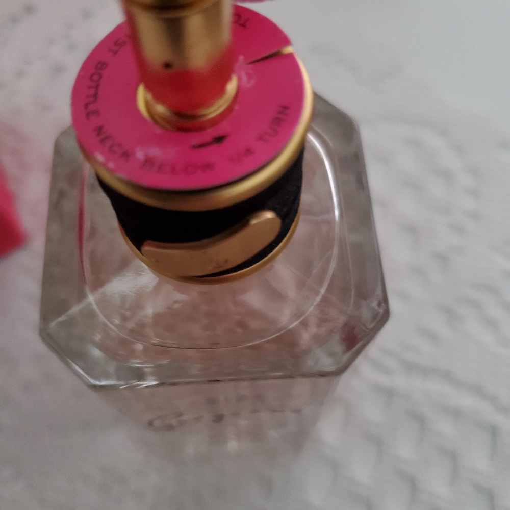 Victoria's Secret Gorgeous  EAU de Parfum 1.7 fl oz / 50 ml. - Picture 5 of 10